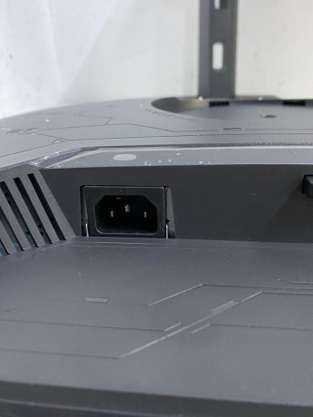 ASUS ROG STRIX XG27UCS 27 FAST IPS FREESYN(OUTLET)