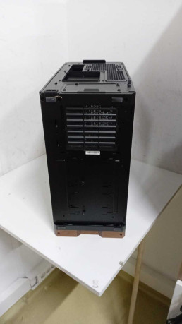 Lian Li Lancool 217 Siyah E-ATX Mid-Tower (OUTLET)