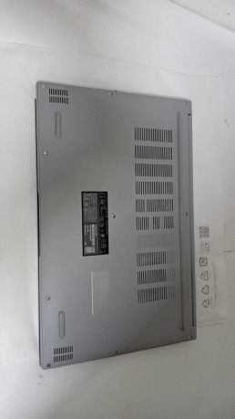 ASUS VIVOBOOK 15 X1502VA-NJ871 I5-13420 NO(OUTLET)
